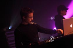 IMG_0162_The_room_2011.jpg