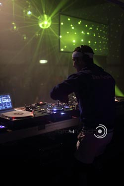 MK4_1542_The_room_2011.jpg